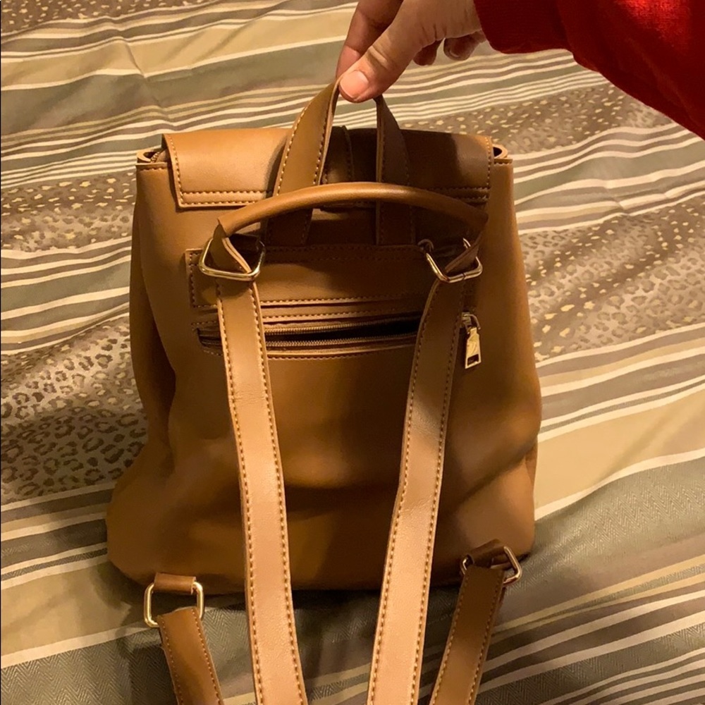 Backpack - Picture 3 of 6